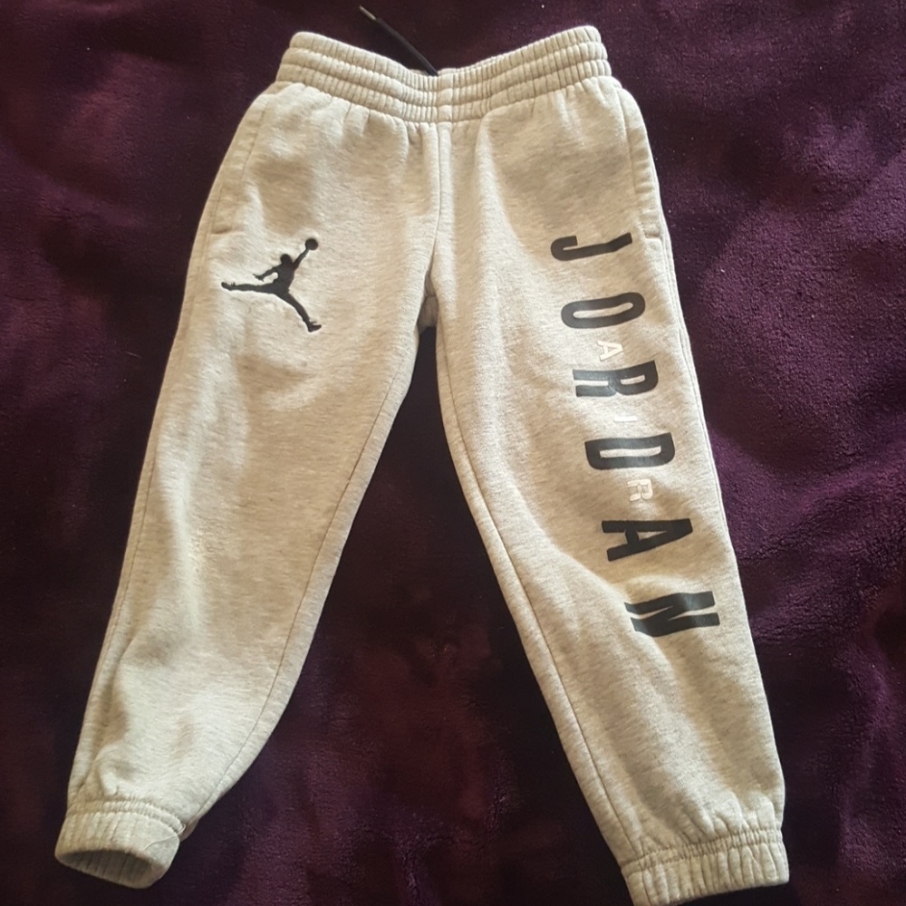 Boys Air Jordan Sweatpants XS/4